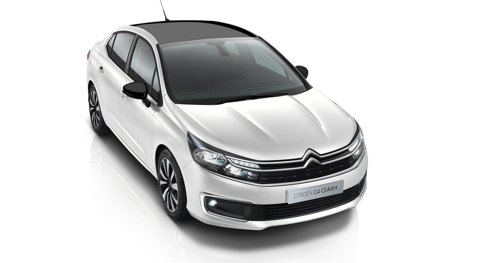 Для Citroen C4 в РФ теперь доступен пакет Black Pack