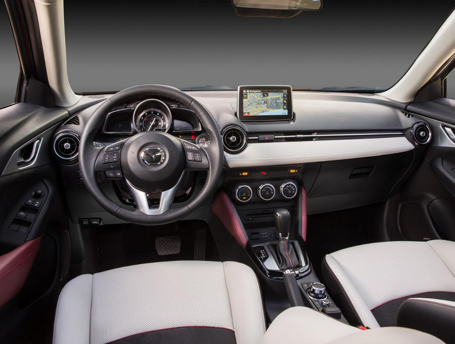 Новый кроссовер Mazda CX-3 2016