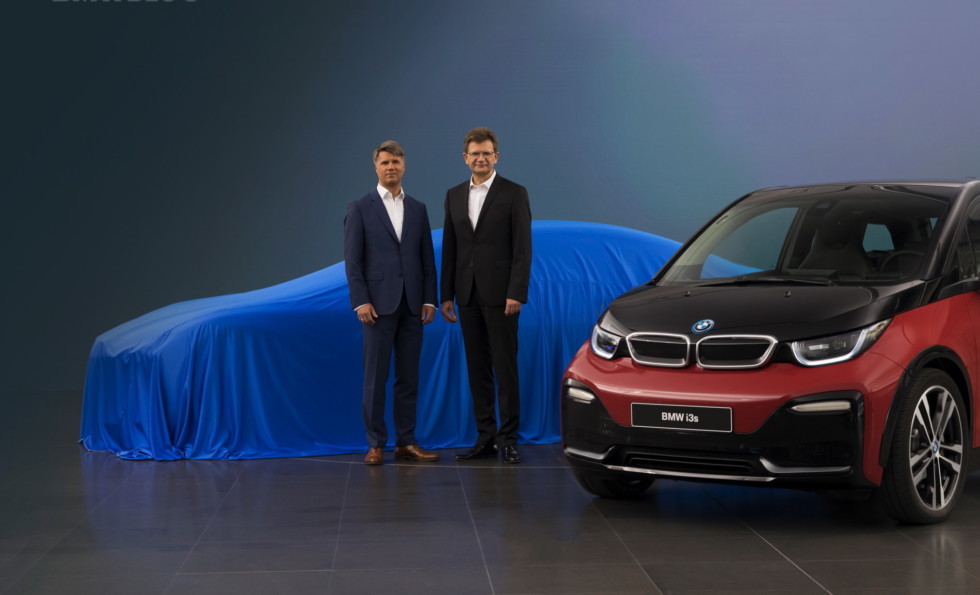 Опубликован тизер с таинственным электрокаром BMW