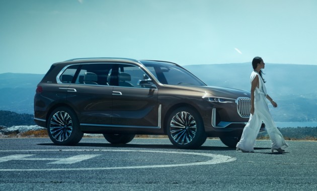 Представлен большой внедорожник BMW X7