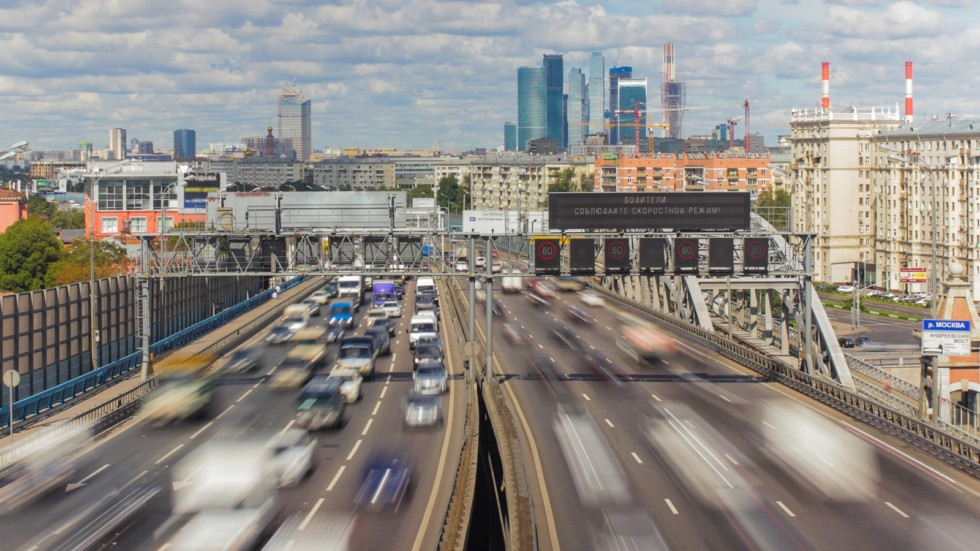 В столице России стали эвакуировать меньше автомобилей без номеров