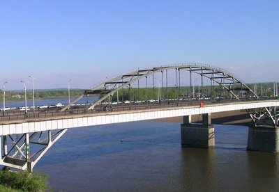 Ограничено движение на старом мосту через Белую в Уфе