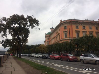 Дорожные работы ограничат движение на Крестовском острове в Петербурге