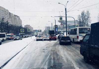 Пробки на дорогах Санкт-Петербурга держатся на уровне 6-ти баллов