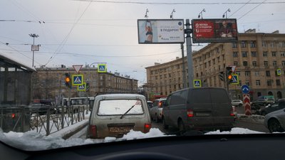 На Светлановской площади Петербурга не работает светофор: скопилась пробка