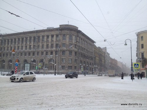 Сильный снегопад и гололедица ожидаются в Петербурге в четверг