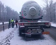 На трассе М-7 Волга в Чувашии фура сбила участников другой аварии