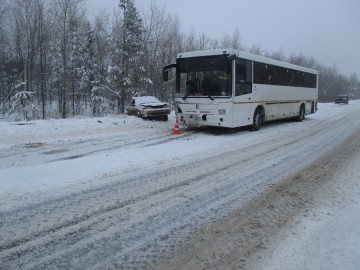 Пассажирский автобус попал в аварию на трассе М-5 в Самарской области