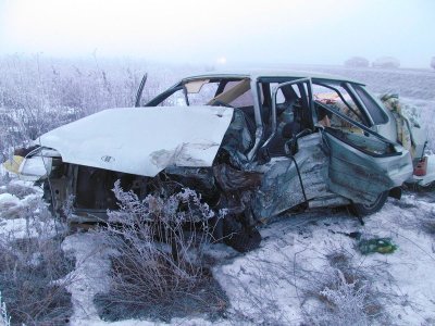 Двое из Лады погибли в аварии с грузовиком на кемеровской трассе