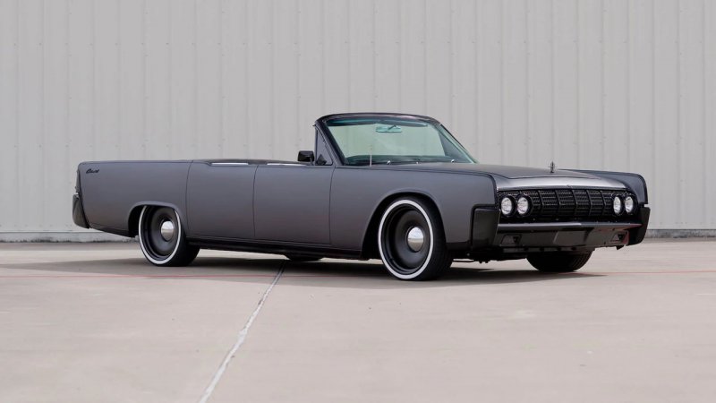 Кастомизированный Lincoln Continental 64-го года