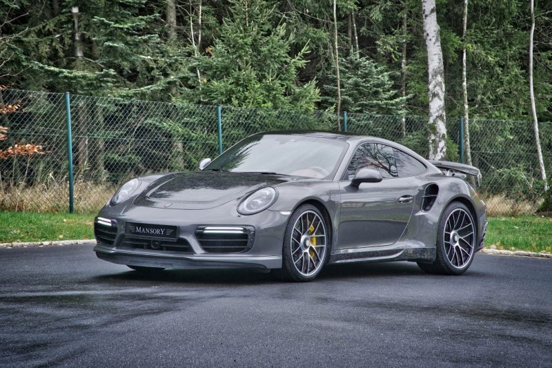 Porsche 911 Turbo S в карбоновым обвесе от Mansory