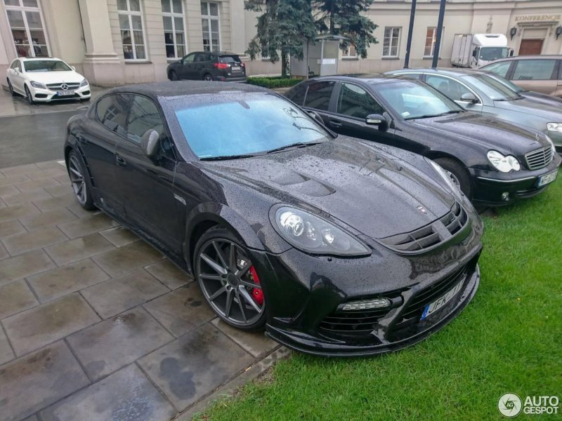 Porsche Panamera в тюнинг-комплекте Mansory C One