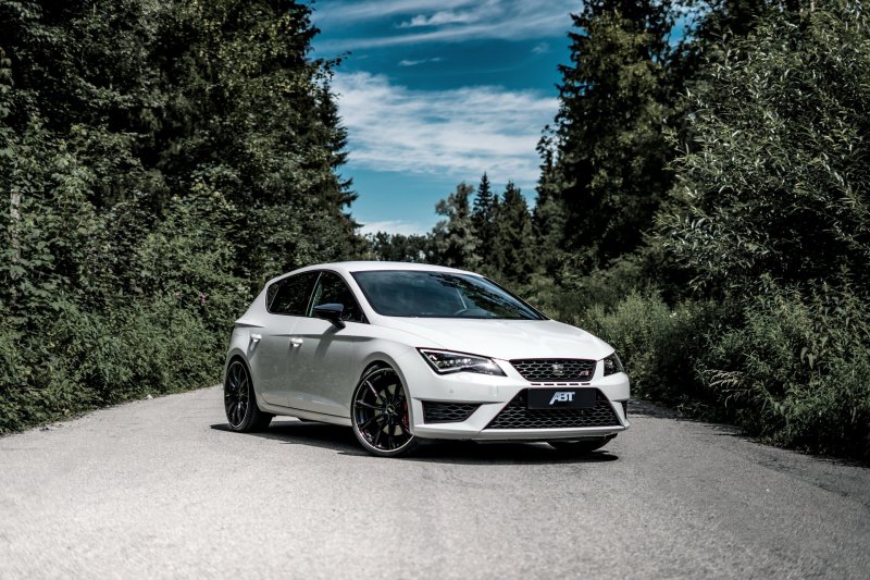 Заряженный «хот-хэтч» Seat Leon Cupra от ABT Sportsline